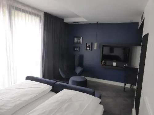 Austria Center Uno City Rooms And Capsules Wien Lägenhet